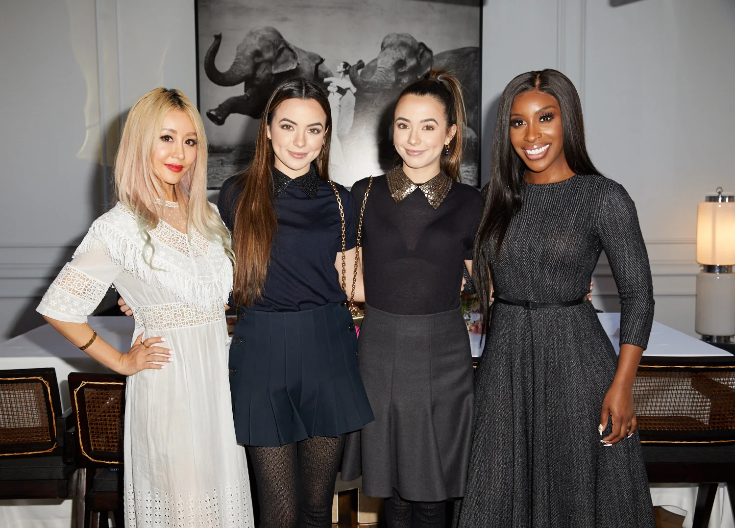 WWD, OCT 2018