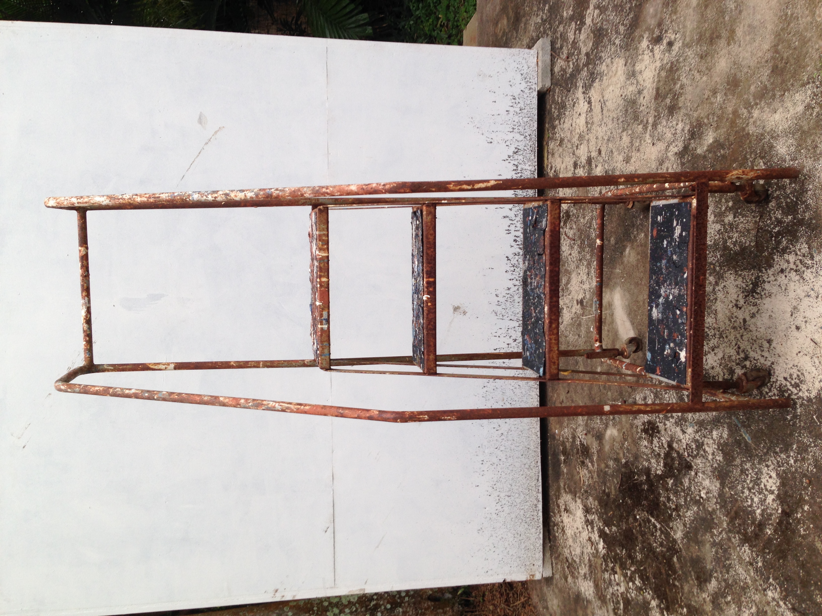 vintage metel                 ladder