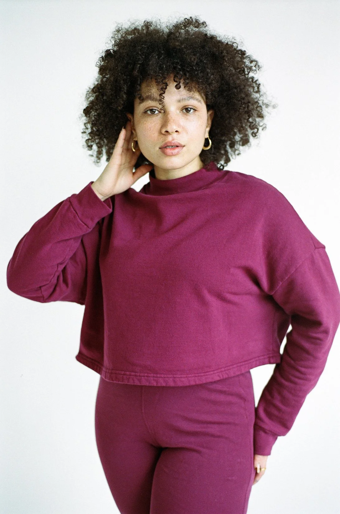Pansy's organic cotton Fleece Top in Wine.