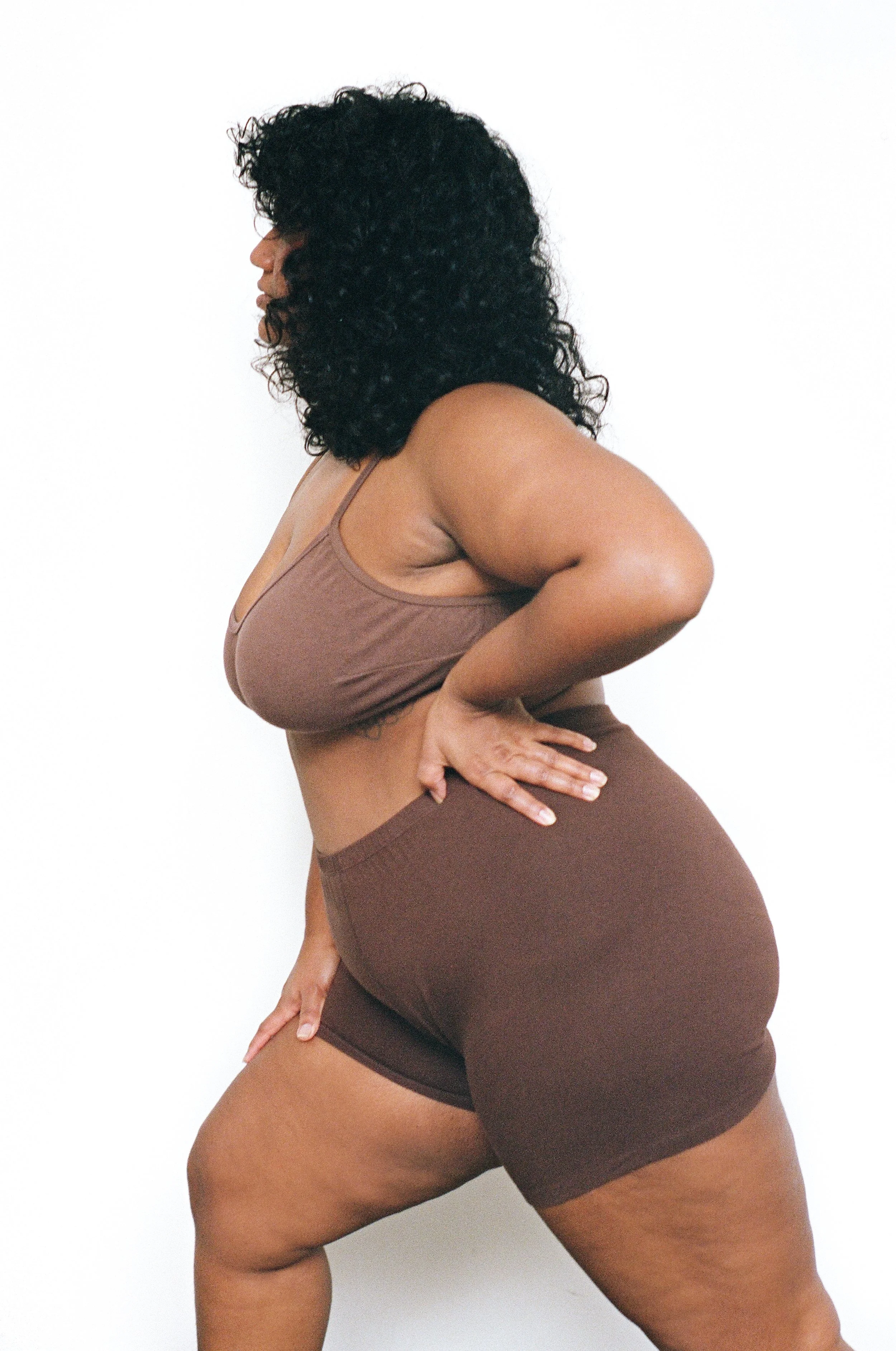 cross bra stretch shorts cocoa 3.jpeg