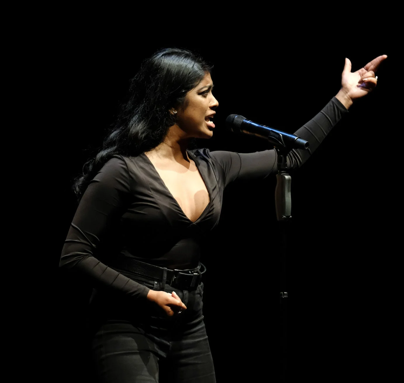Srisha Sritharan.jpg