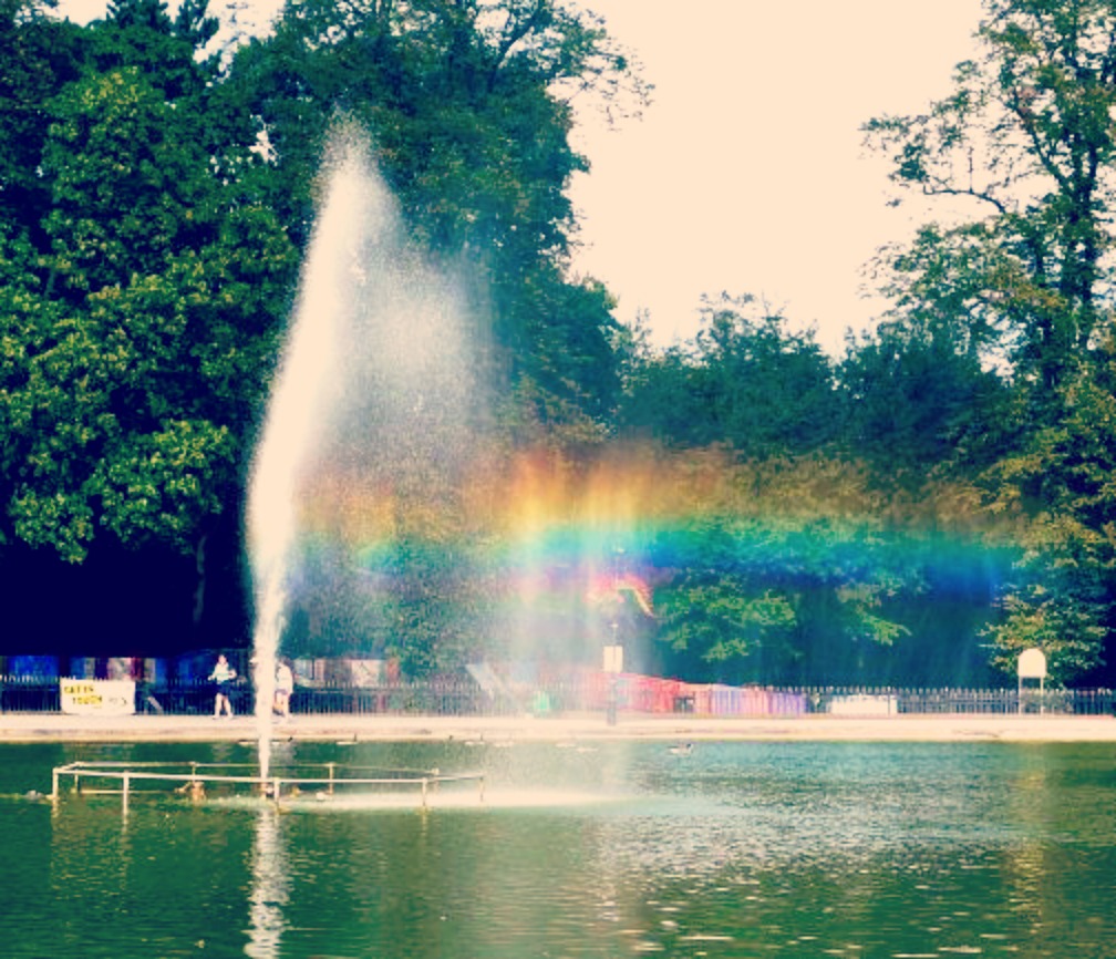 another crappy fountain which stole my heart (img - pinterest - location cannon hill park)