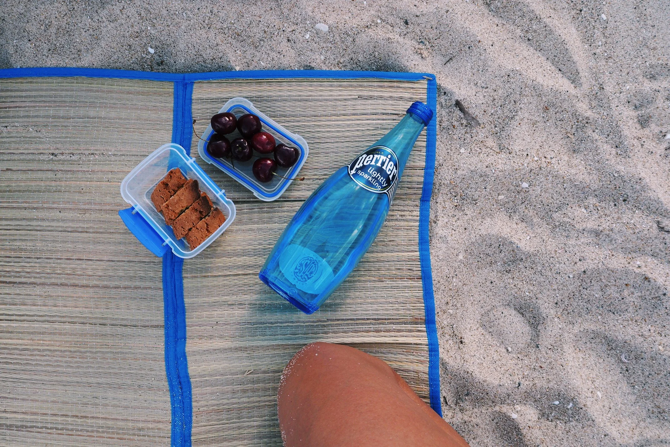 snacks and water - a beach day must! (thanks kasia)
