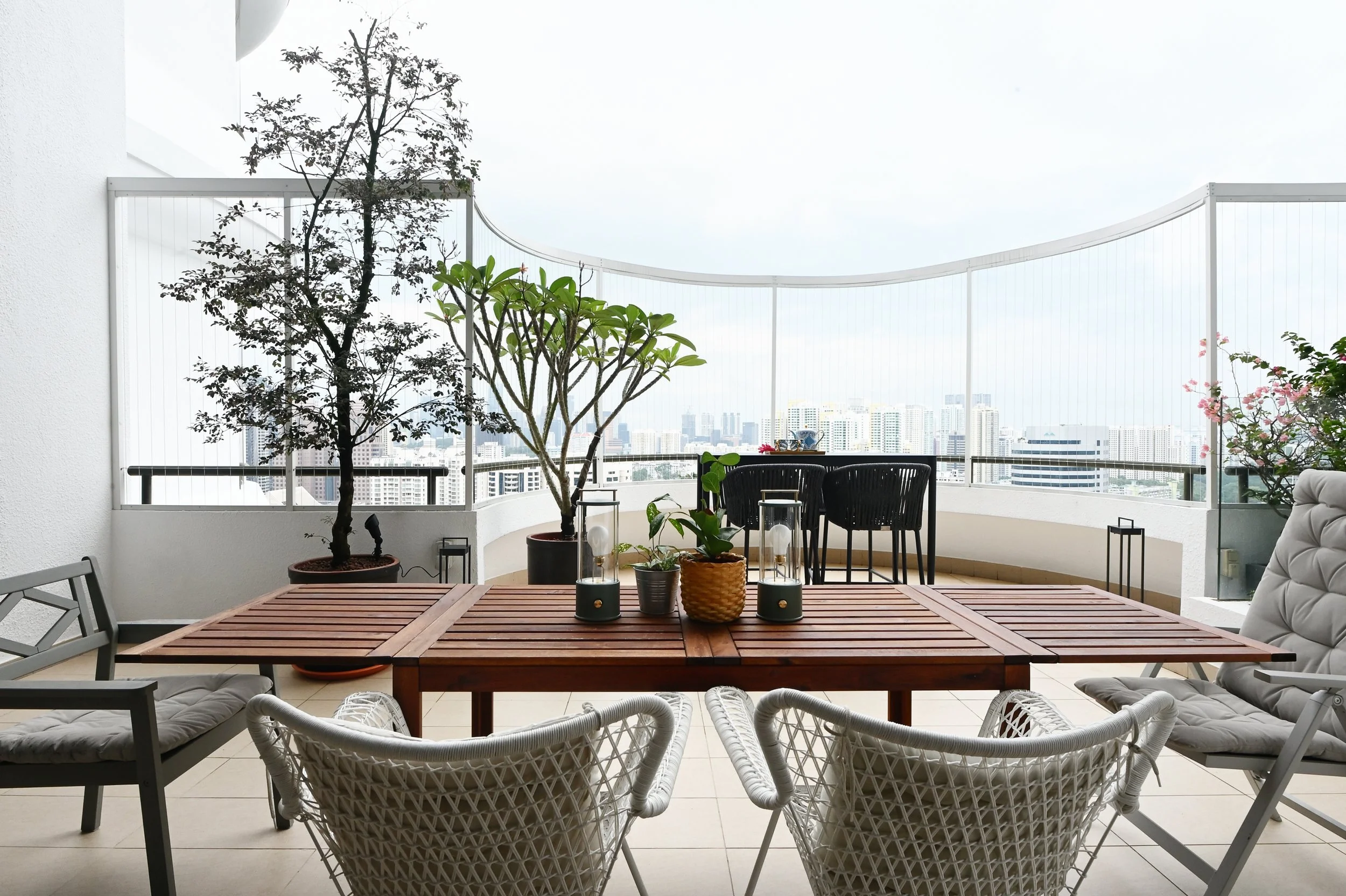 Dining Terrace_02.JPG