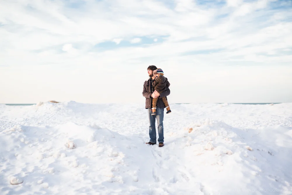 A Winter Afternoon at the Beach  |  Cleveland, Ohio Family Photography