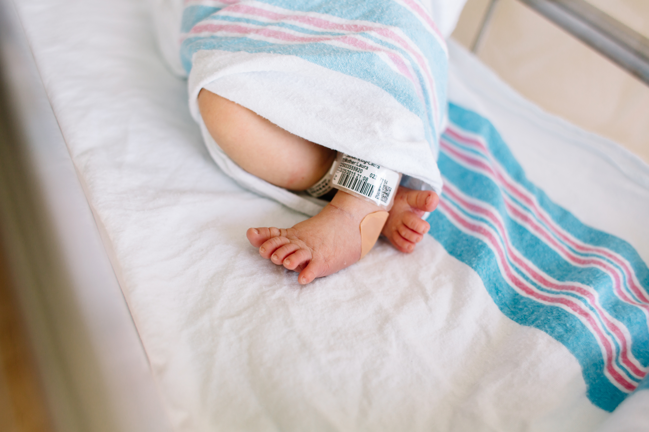 ©MariaManco _ Newborn Baby toes in hospital