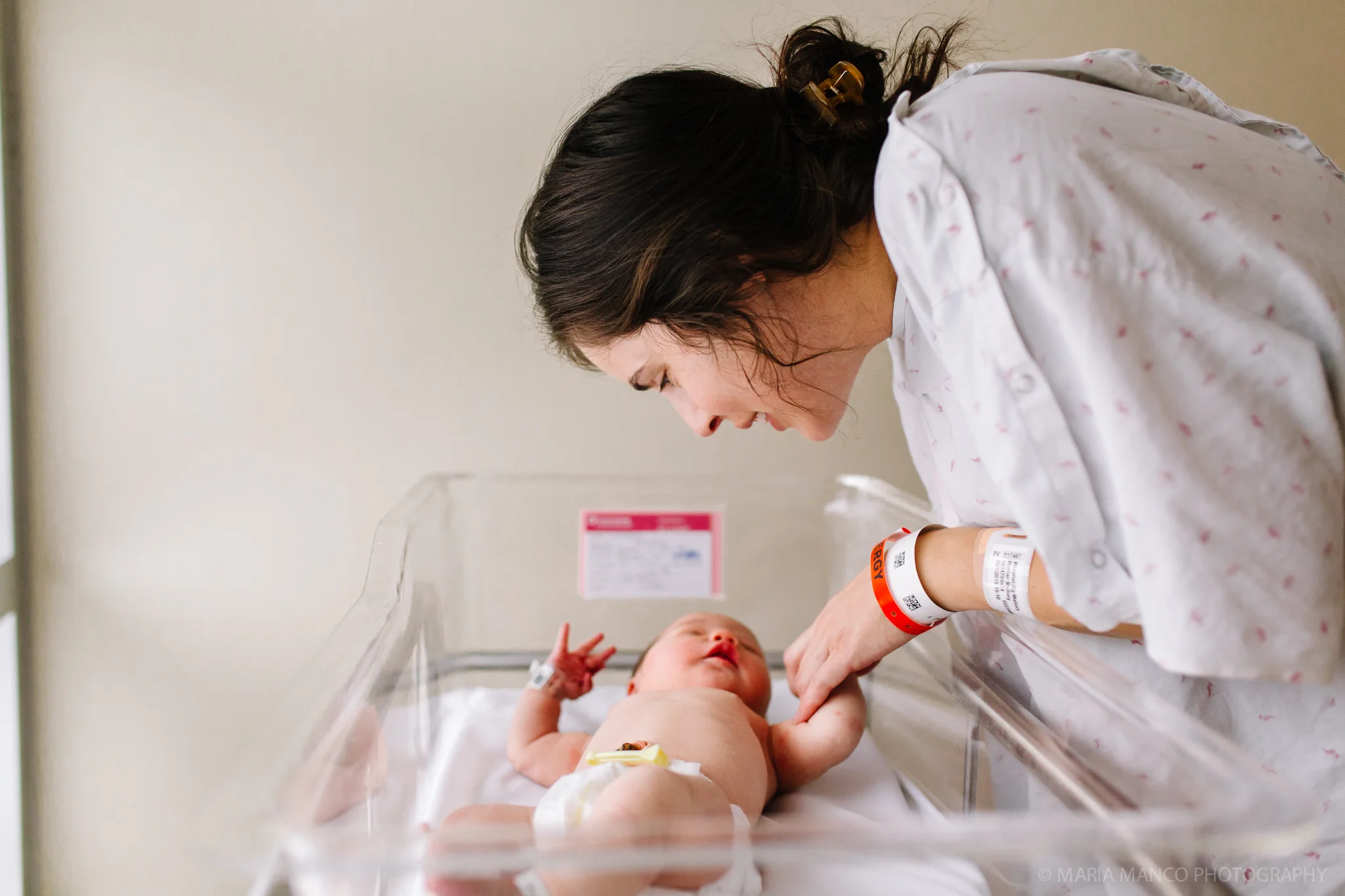 cleveland ohio newborn photographer photography hospital birth baby fairview fresh 48 15