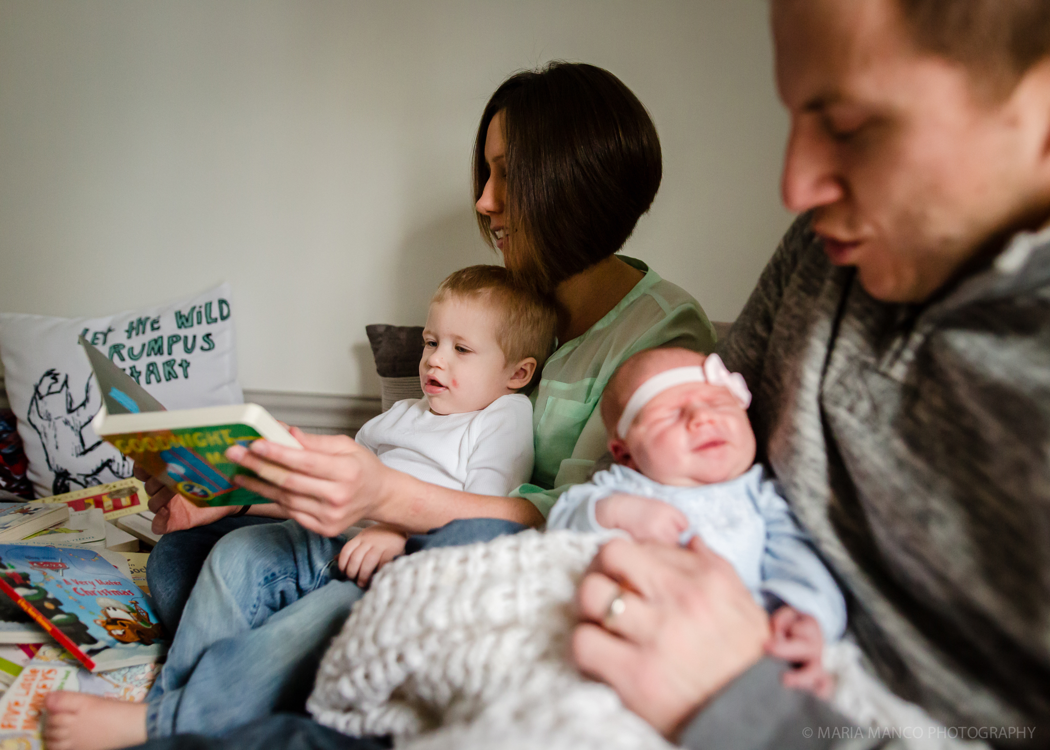 Lakewood Cleveland Ohio Family Chlidren Newborn Photographer Home Lifestyle Maria Manco Photography