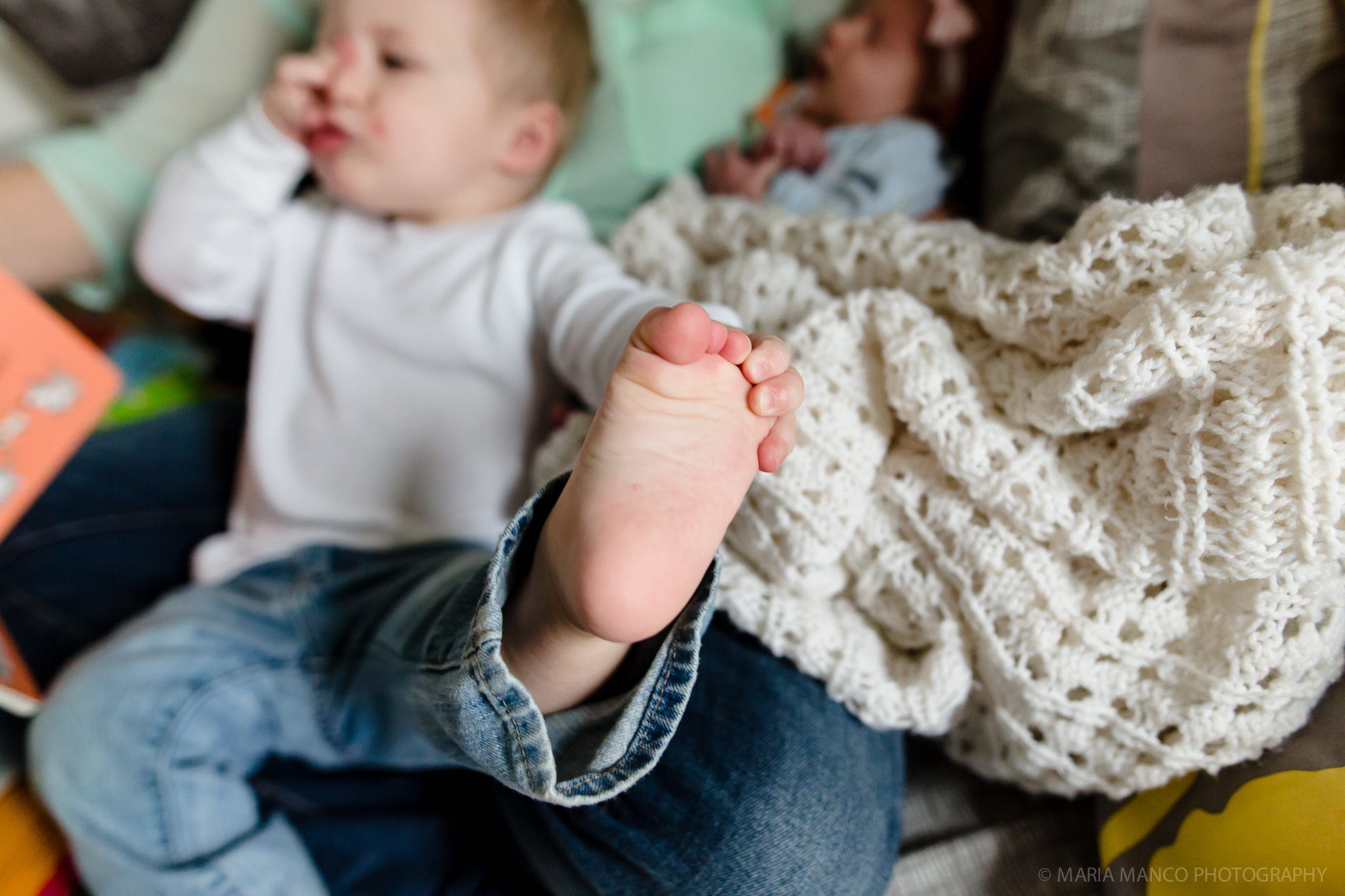 Lakewood Cleveland Ohio Family Chlidren Newborn Photographer Home Lifestyle Maria Manco Photography