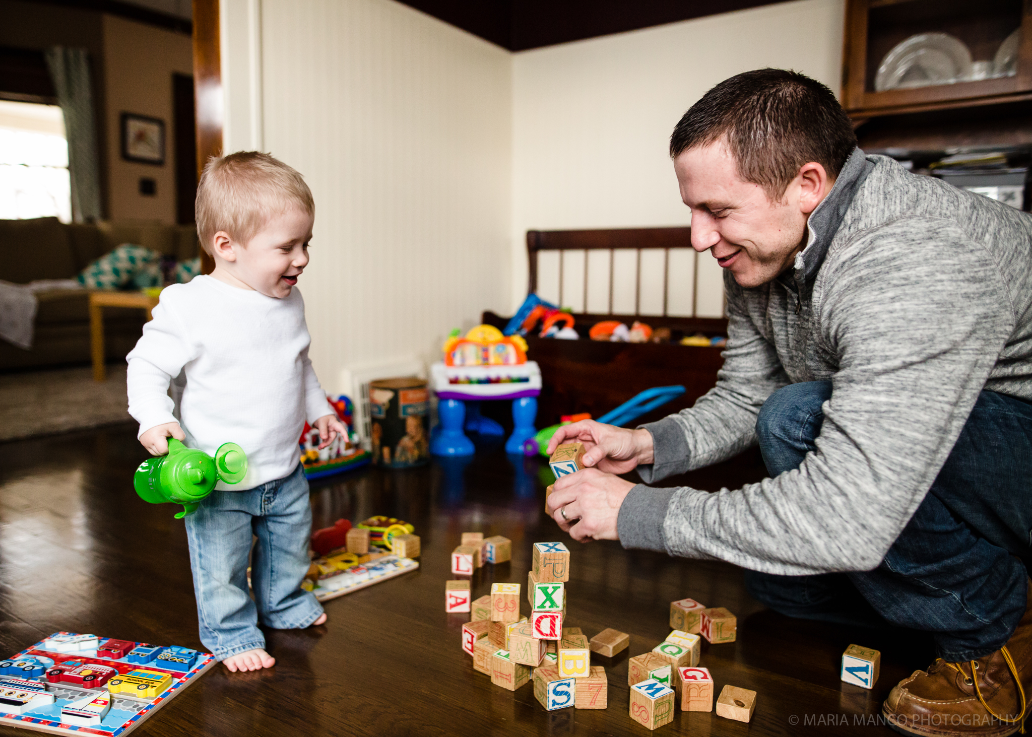 Lakewood Cleveland Ohio Family Chlidren Newborn Photographer Home Lifestyle Maria Manco Photography