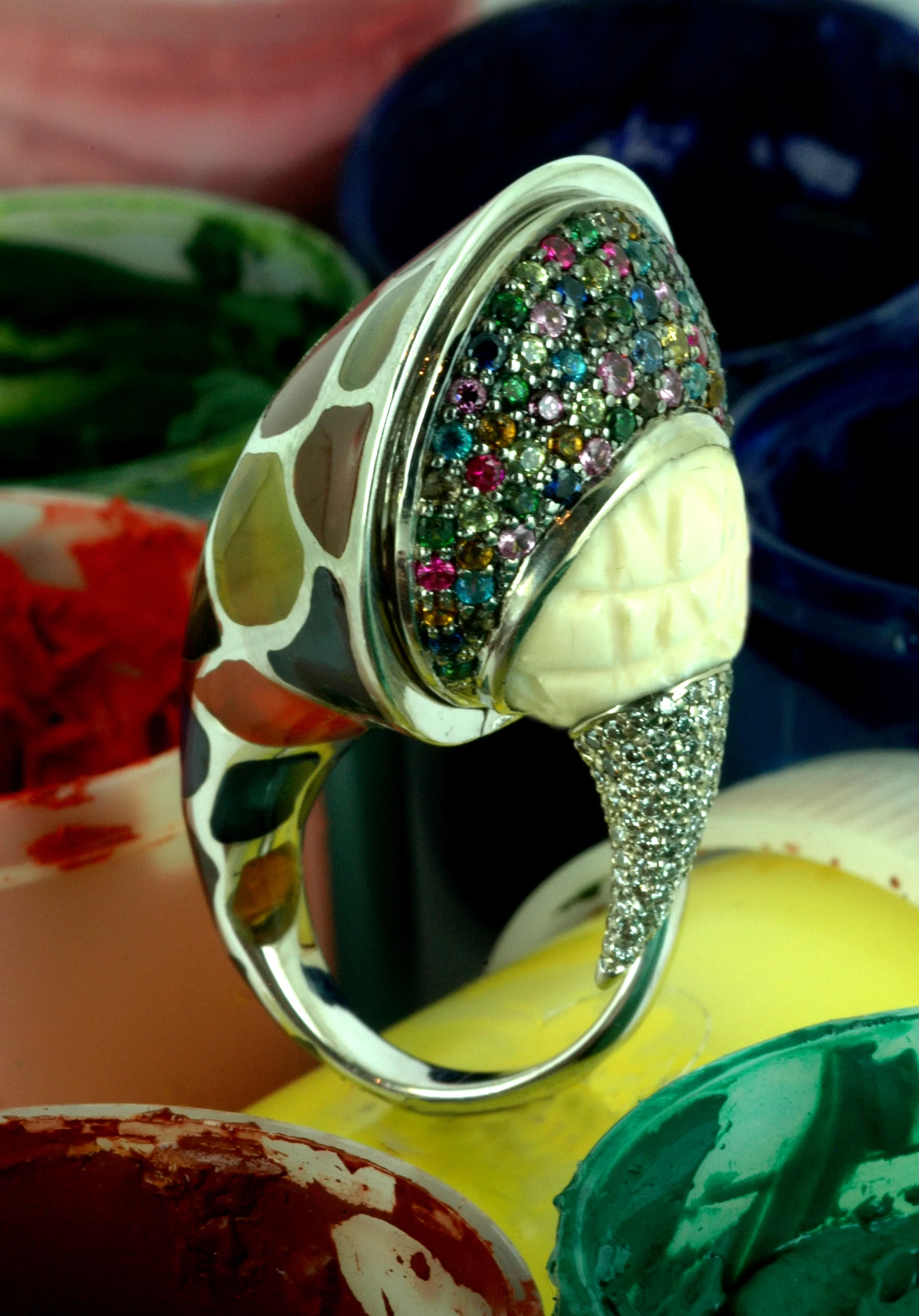 Кольцо-арома ЕДИНОРОГ золото, бриллианты, сапфиры, рубины, топазы, аметисты, эмаль