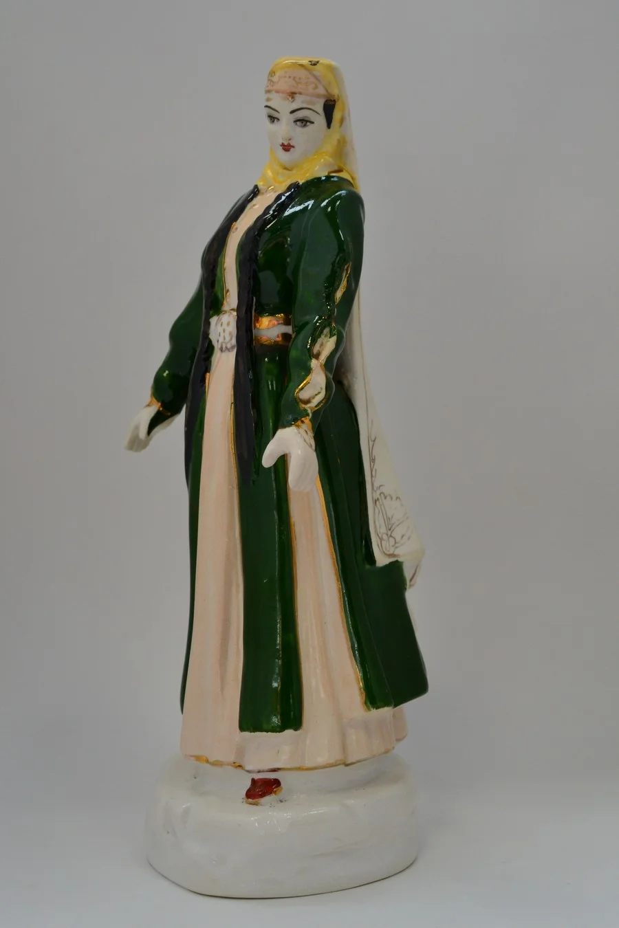 Фигурка "Зангезурка", Ереванский Фарфоровый Завод