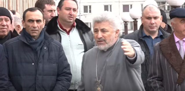 «Пиры Валтасара»: искаженная реальность архиепископа Езраса