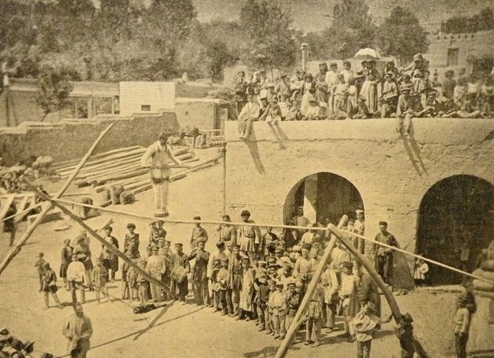 У монастыря сурб Карапет.PNG