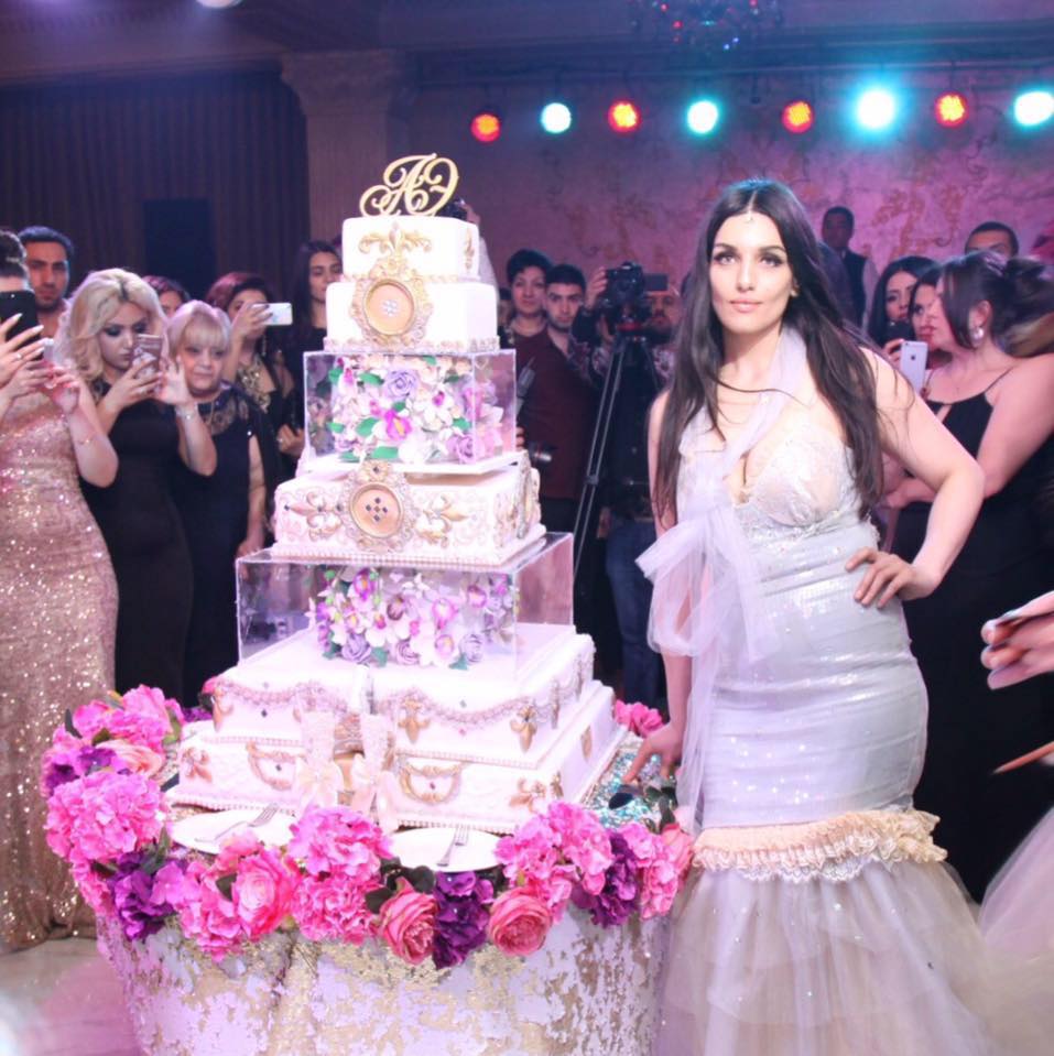 Торты армянский фото. Торт на армянскую свадьбу. Свадебный торт на армянской свадьбе. Свадебный торт в армянском стиле. Свадебные торты в Армении.