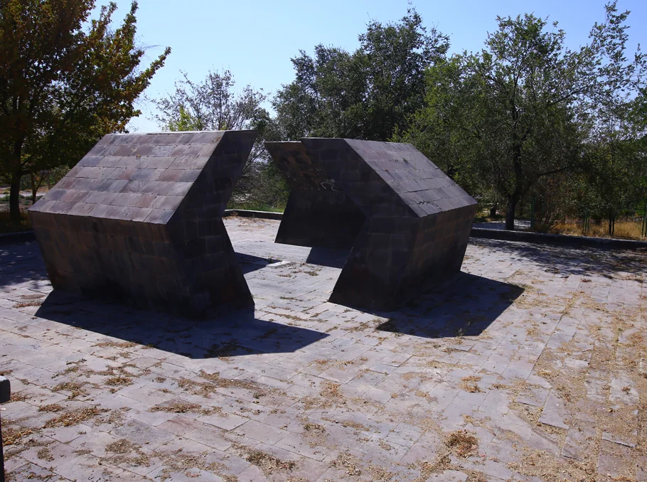 Памятник жертвам Геноцида.jpg