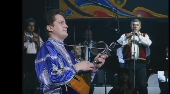 Балалаечник Кирилл Познухов и "Арташат" Ара Геворкяна 