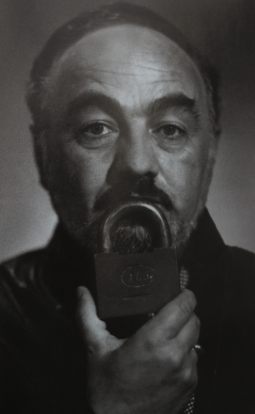 Рот не топрак, чтобы его зашить. Армянские пословицы