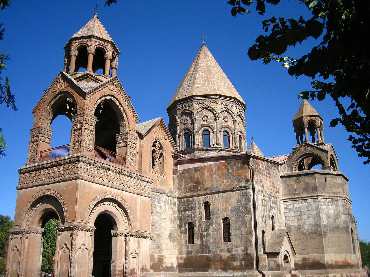 1280px-Etchmiadzin_cathedral.jpg