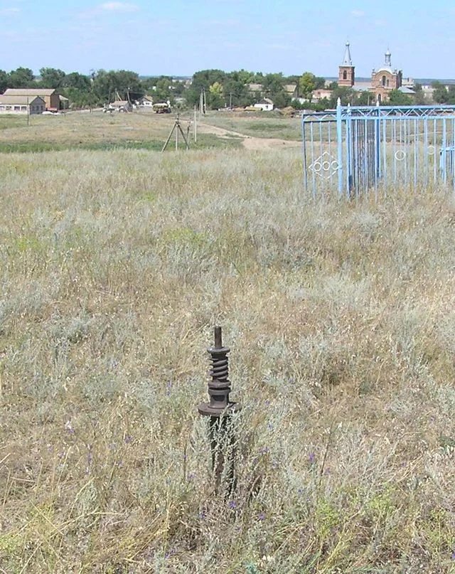 Чекалов хутор. Старое кладбище %3D Армянские могилы 07.08.2011 001.jpg