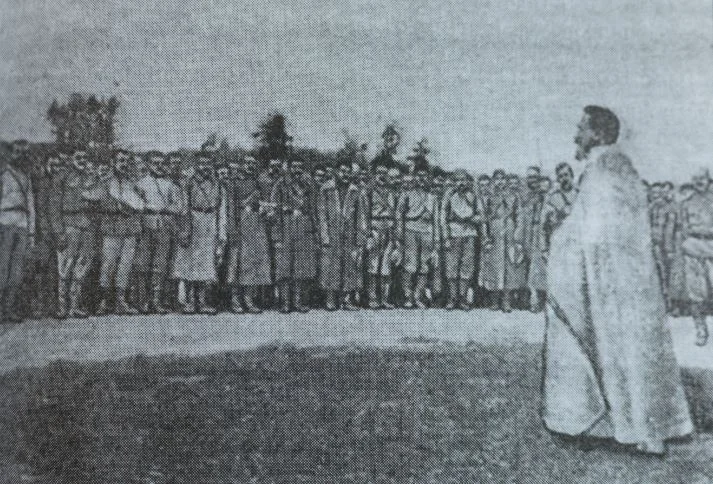 Армянский священник на линии фронта