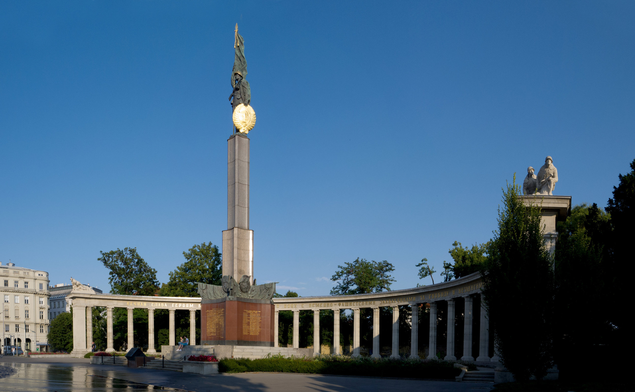 Памятник советским воинам в Вене — главная работа скульптора Микаэла Интезарьяна