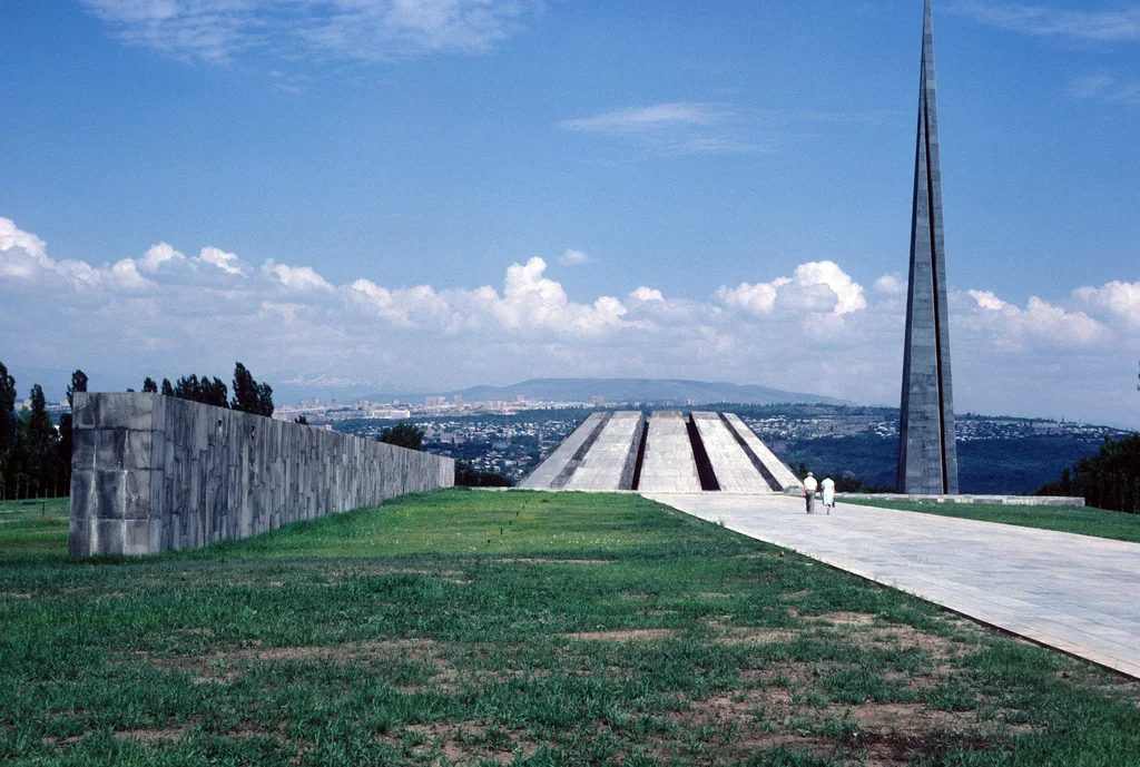 Мемориал жертв Геноцида армян (фото 1985) | humus.livejournal.com