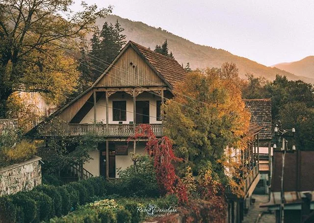Осень в Дилижане. Фото: Ruben Danielyan ǁ luvarmenia.tumblr.com