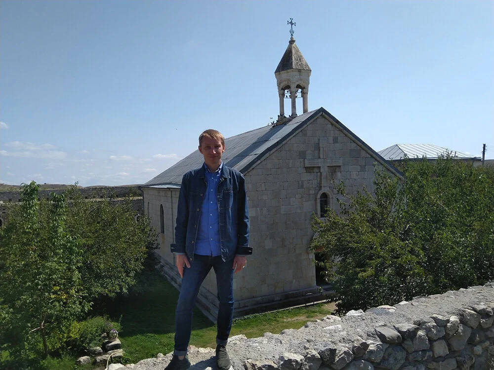 Виктор Коноплёв в монастыре Амарас. Фото: @kanepyan,  facebook.com