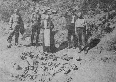 Останки армянских детей, утопленных в Чёрном море. Трапезунд, 1916. «Альбом беженцев 1915 – 1916 гг.». Источник:    genocide-museum