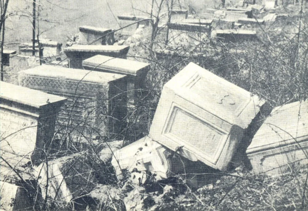 Армянское кладбище в Шуши после резни 1920 года. Фото: wikipedia.org