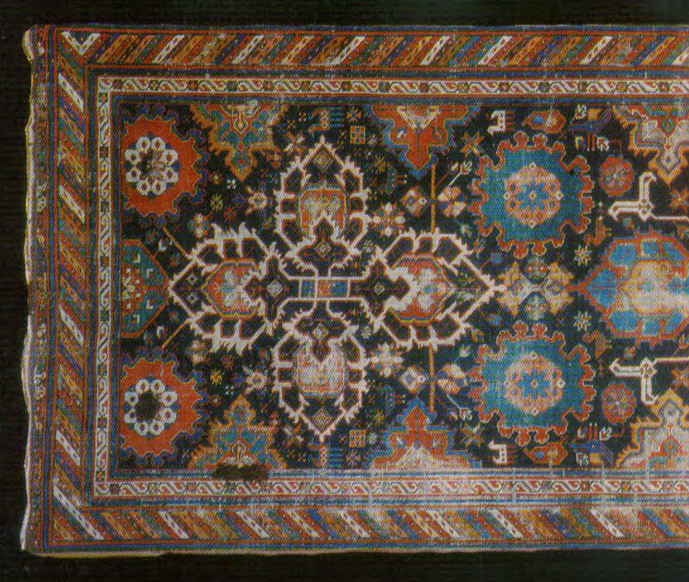 Ковер с крестами, XVIII в. Фото из книги М. Казарян «Армянские ковры»