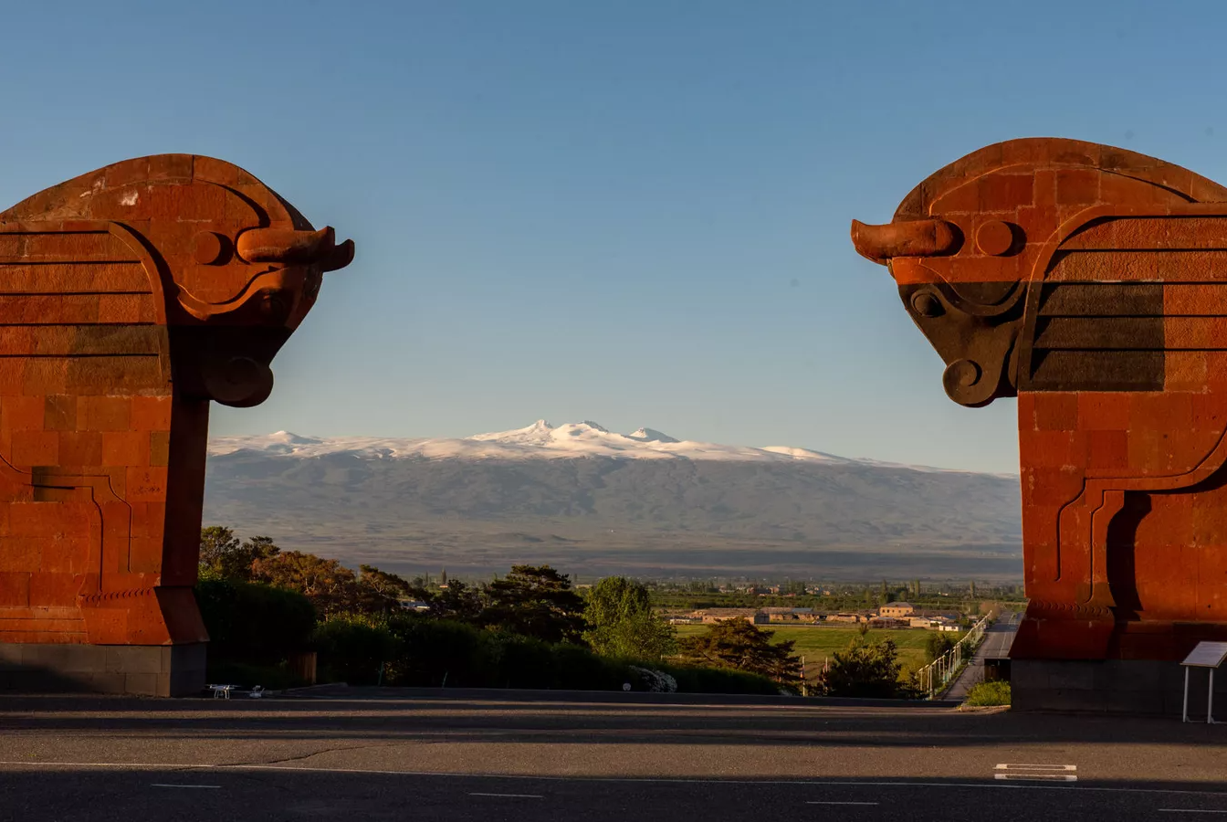 «Нельзя не воздать исключительному героизму и благородному самопожертвованию воинов-армян»: воспоминания Ивана Баграмяна о Сардарапате