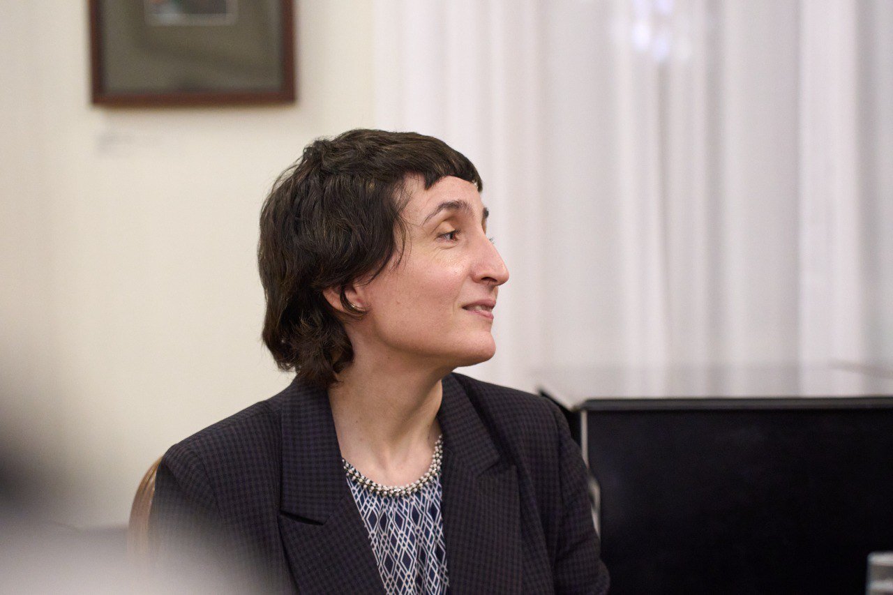 «Свобода — это наличие выбора, и добро — это наличие выбора»: интервью с писателем и литературоведом Гаянэ Степанян