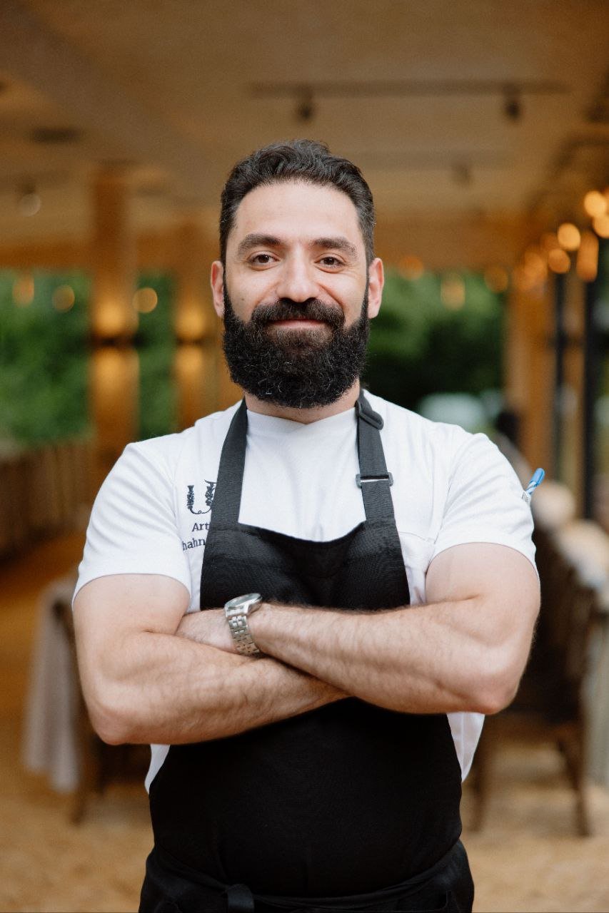 «У всего есть подлинное армянское имя»: шеф-повар Артур Шахназарян об армянской кухне и культурной памяти