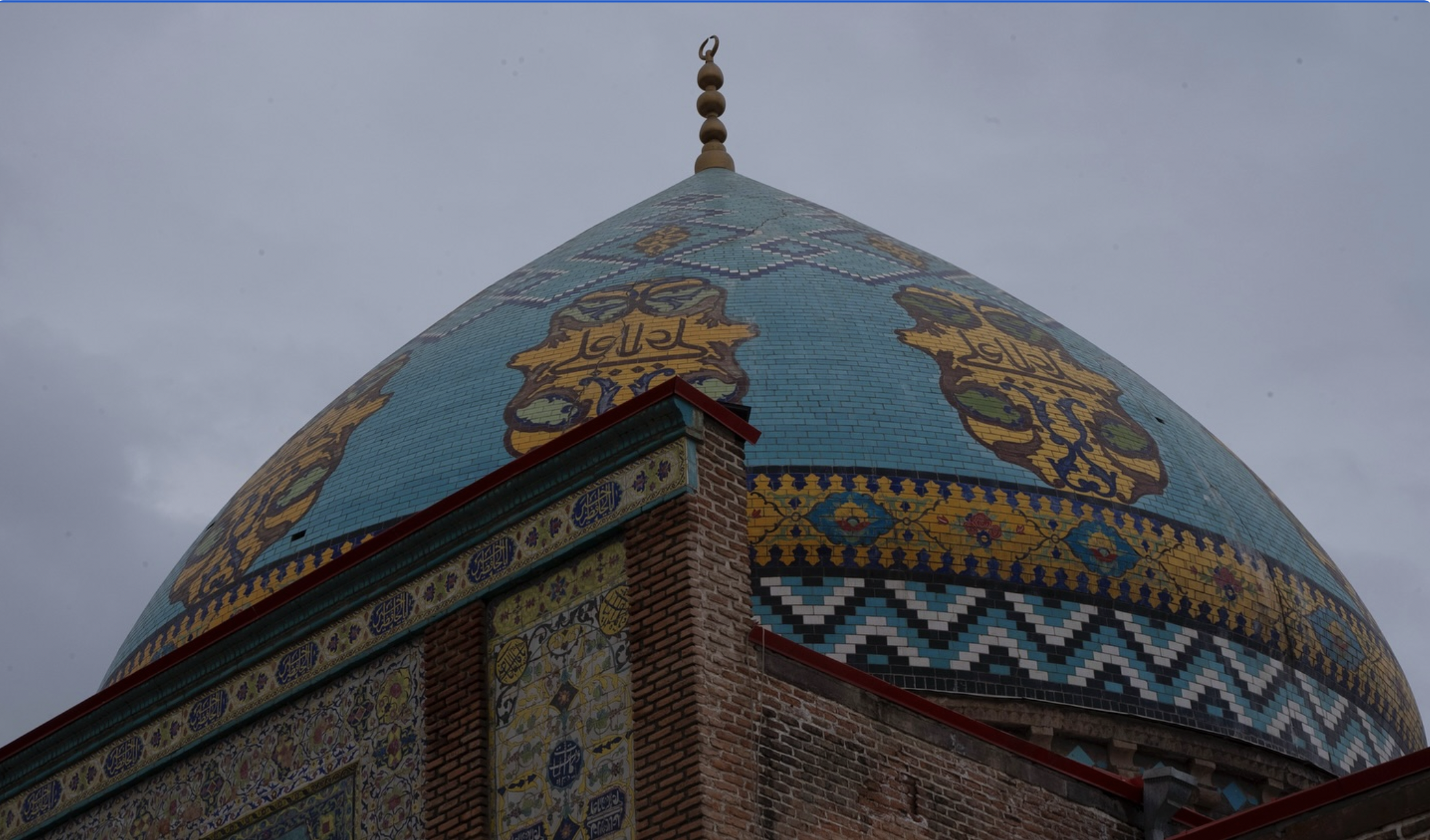 Свидетель трех империй: история ереванской мечети Гёк-Джами и её роль в городском пространстве 