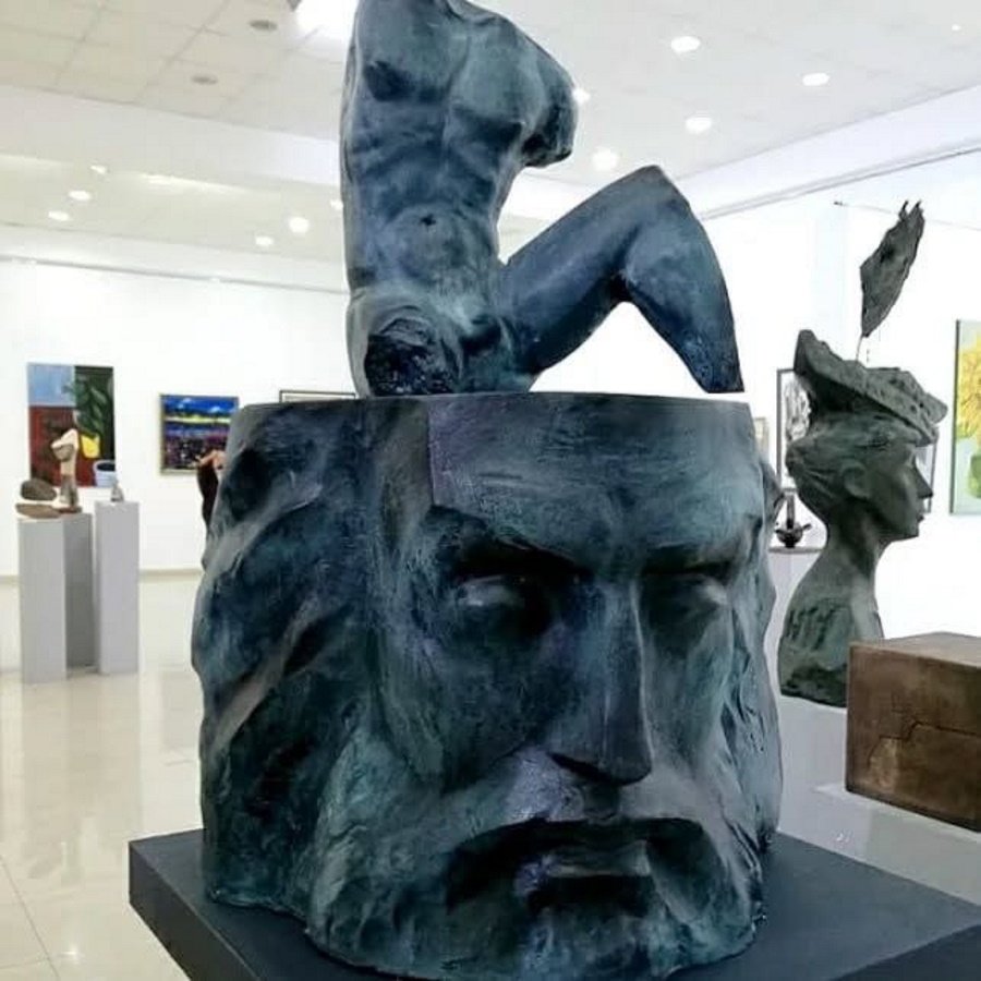 Скульптор и мысли 2019.jpg