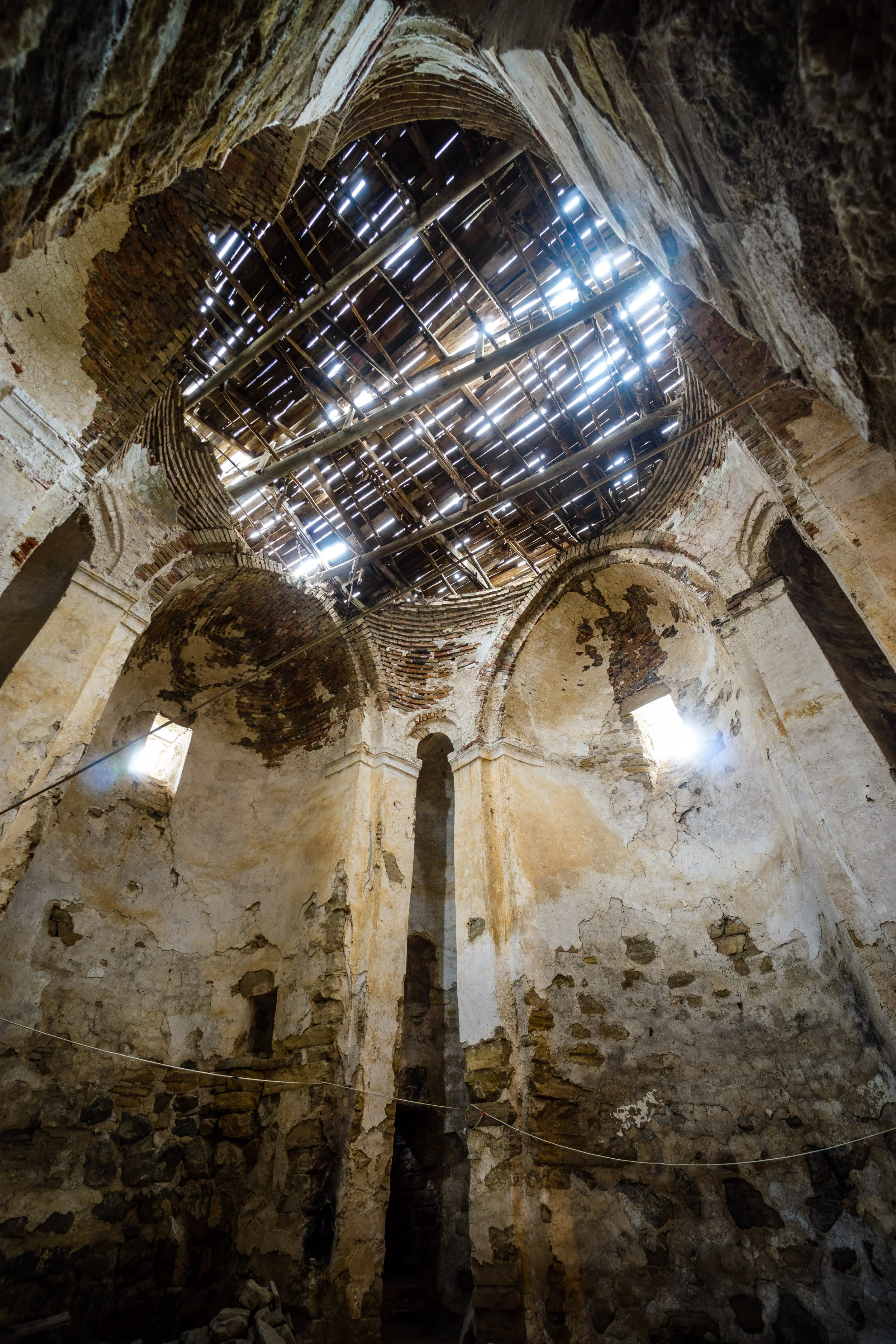 Van-Castle-Yedi-Kilise-06649.jpg