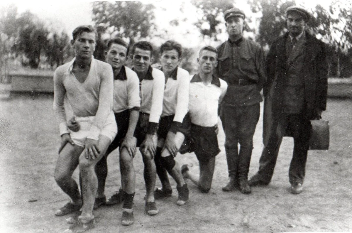 4. МИСИ. Баскетбольная команда. 30.09.1934 г..jpg