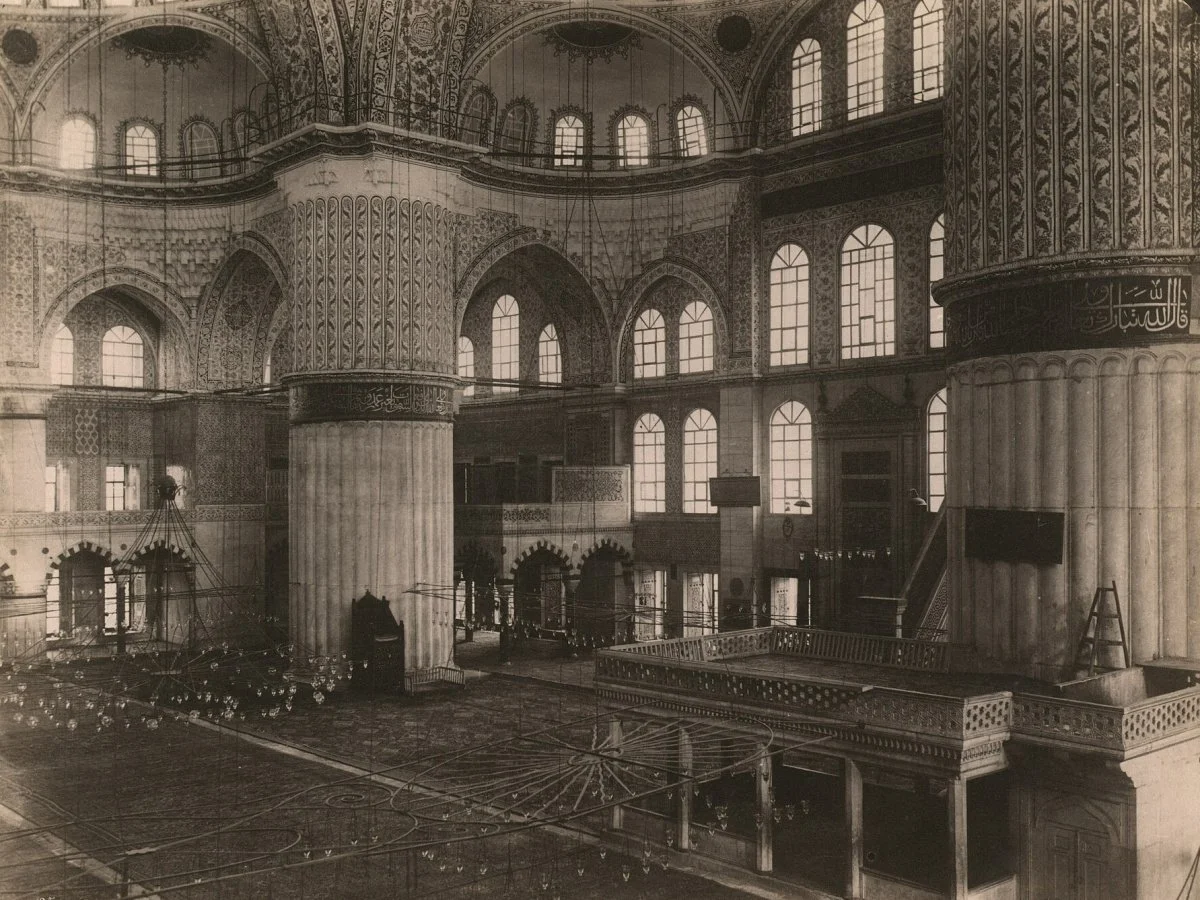 Interior_view_of_the_Sultanahmet_Camii_(mosque)_LCCN2003677066.jpg