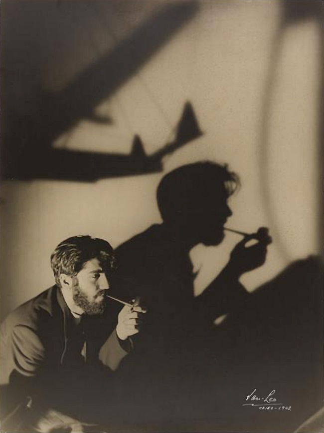 51 r Auto-portrait of van leo 1942.png