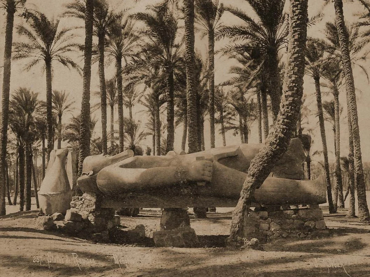 Jean_Pascal_Sebah,_Statue_de_Ramses_-_Memphis_-_18802.jpg