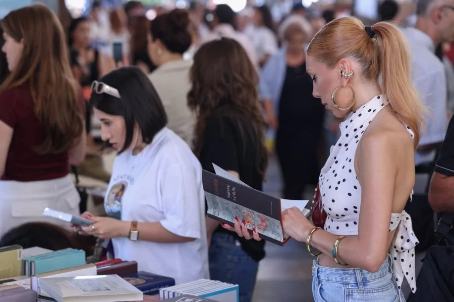 Посетители фестиваля. Фото Yerevan book fest (3).JPG