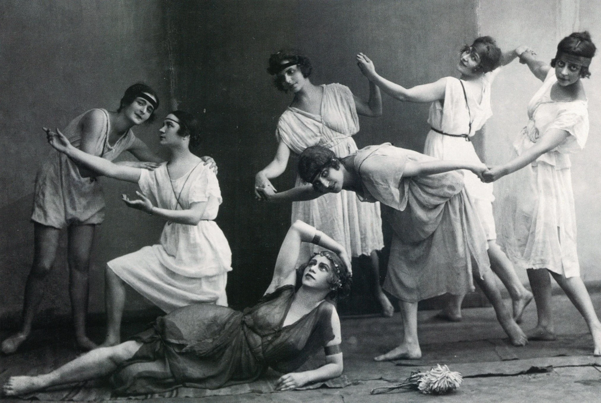 Школа айседоры дункан. Айседора дункан похороны. Айседора дункан танец. Балерина айседора дункан. Школа дункан.
