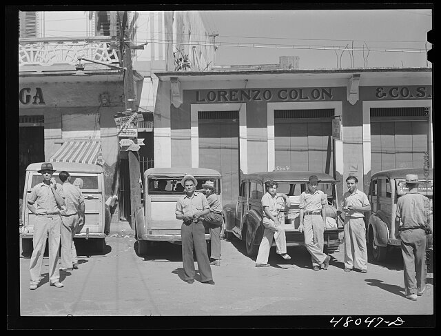 arecibo - plaza- delano-1942.jpg
