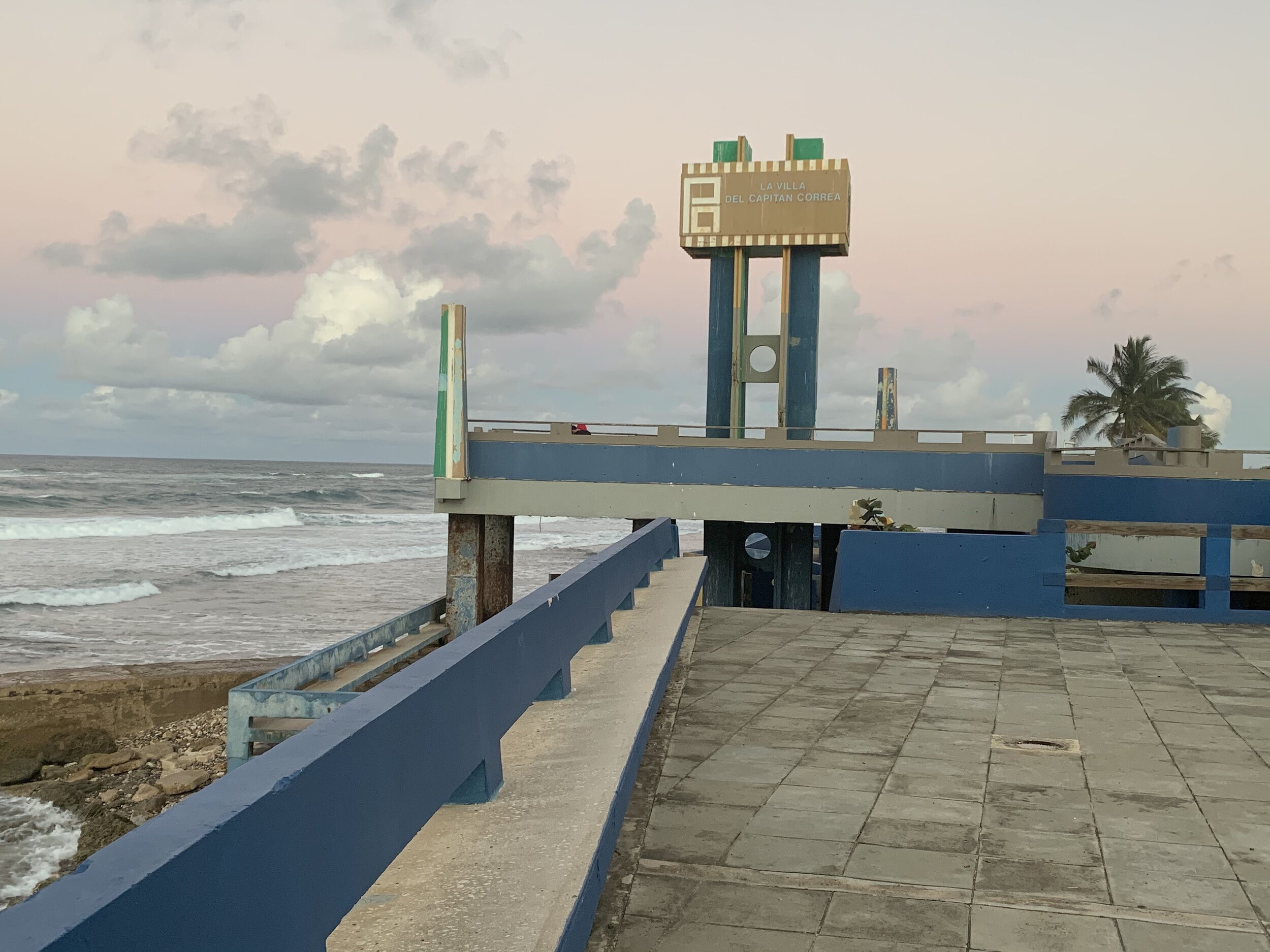 Mirador en la Ave. Victor Rojas (La Marginal)