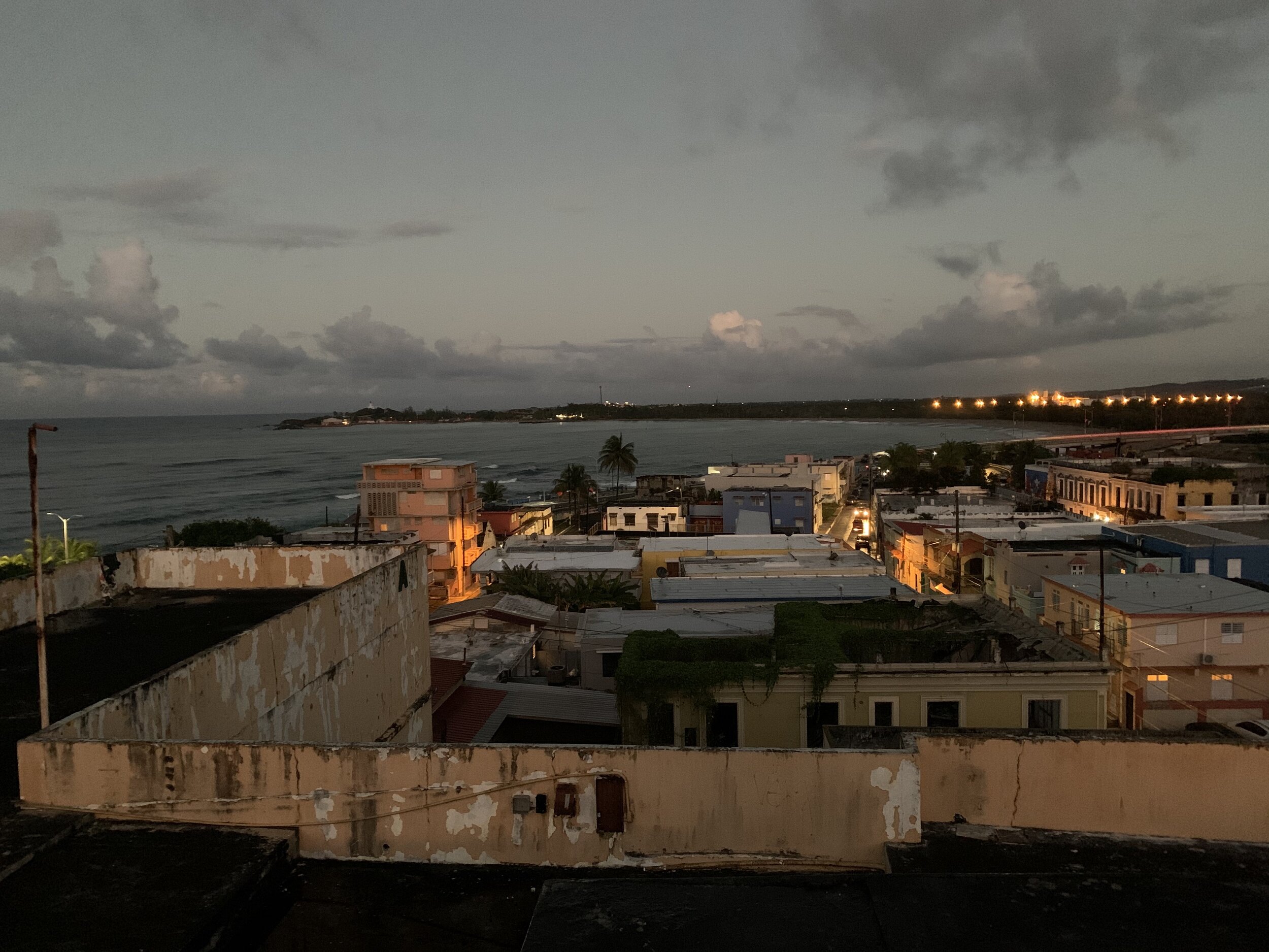 Vista de Arecibo desde el Hospital El Buen Pastor  (Este)