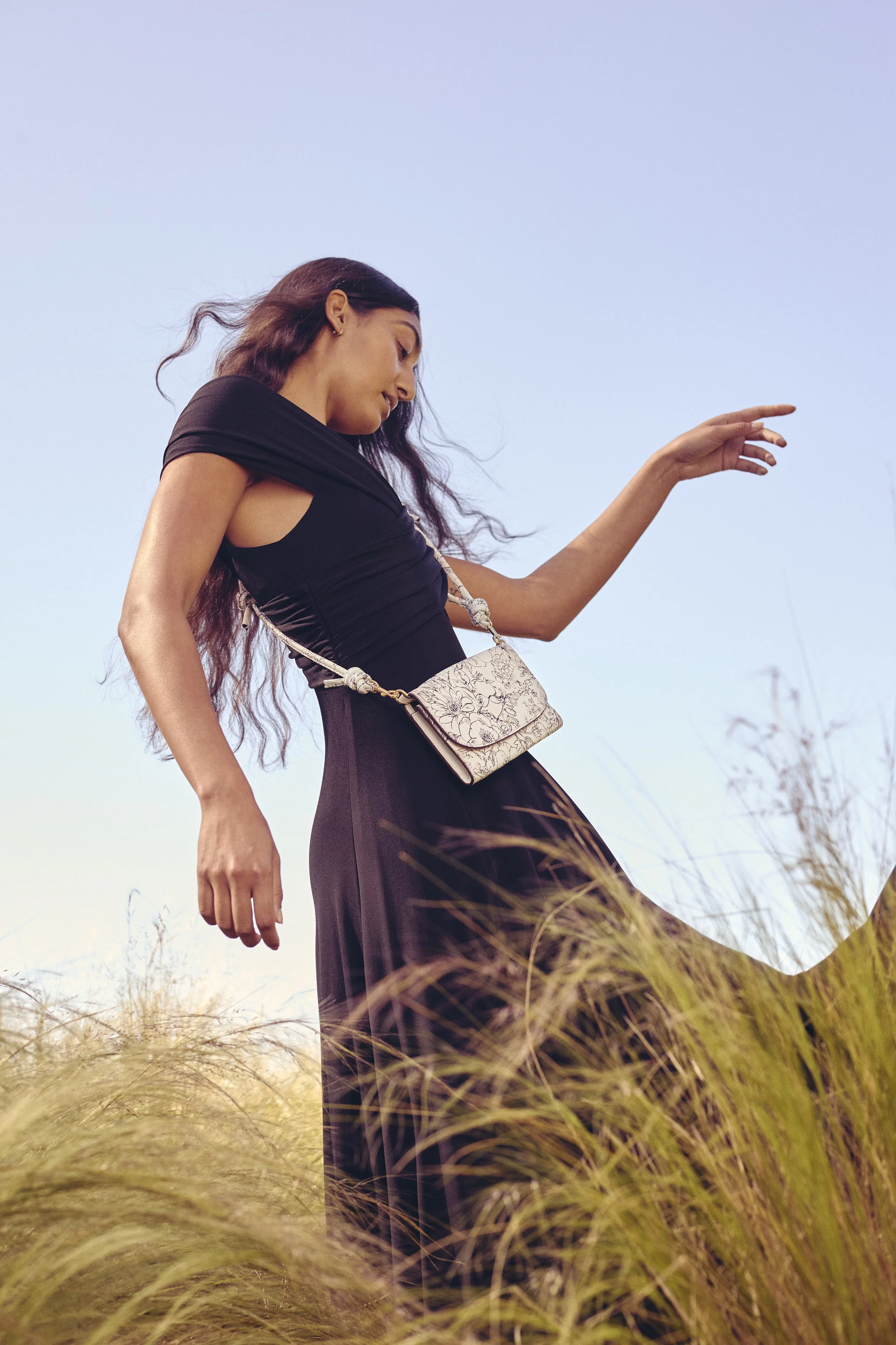 VB_Location_S13_wildwood Wallet Crossbody_0212.jpg