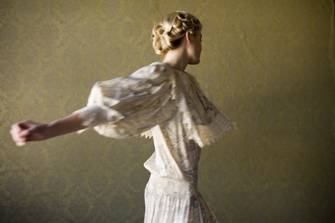 disp_grace_twirl.jpg