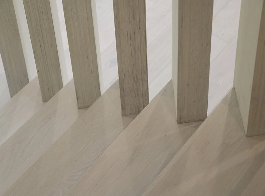STAIR - DETAIL INTERIOR SLAT AT TREADS 3.jpg